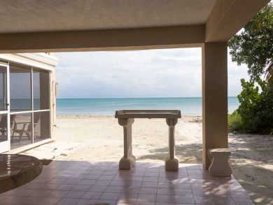 Beachfront Vacation Rental on Coco Plum Beach